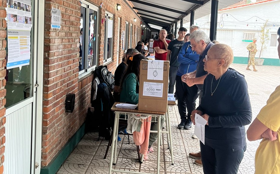 La lluvia no nos paró: Funes fue una de las ciudades con más votantes del país 